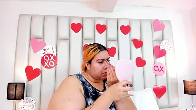 aandreaperez online show from February 14, 2025, 12:25 pm