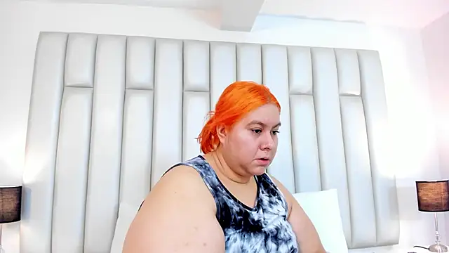 aandreaperez online show from February 21, 2025, 11:33 am