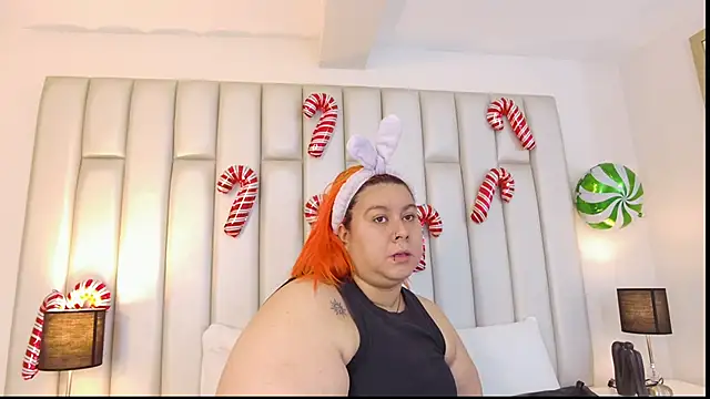 aandreaperez online show from December 17, 2025, 11:38 am