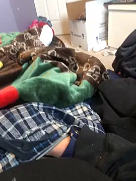 Hugetings online show from February 14, 2025, 8:26 pm