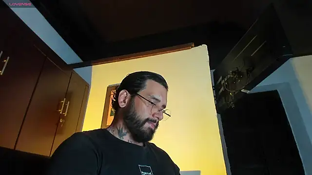 CamiloGray  online show from March 5, 2026, 2:46 pm