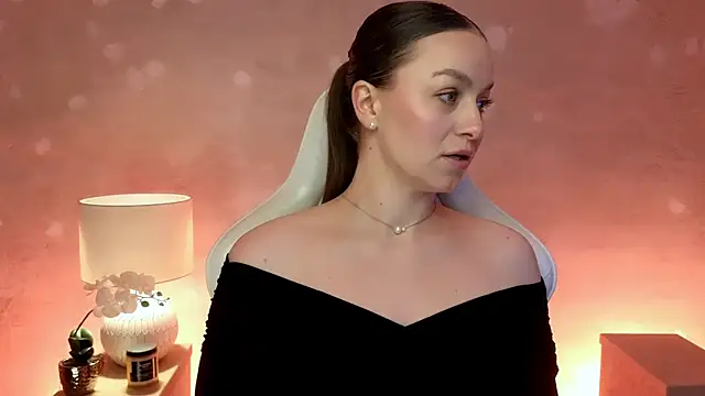 MilaFleur online show from February 15, 2026, 2:58 pm