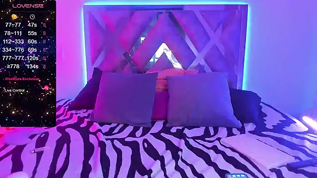 Snapshot of cutesarah_ chatting on March 21, 2025, 11:23 pm cutesarah  online show from March 21, 2025, 11:23 pm