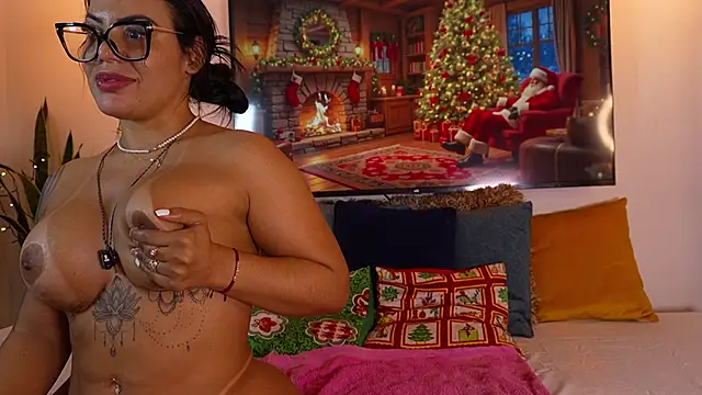 anyiled hot online show from December 21, 2024, 8:18 am