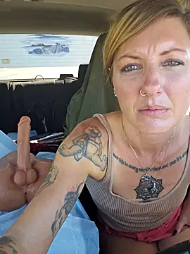 SheIsSomething online show from October 15, 2025, 9:59 pm