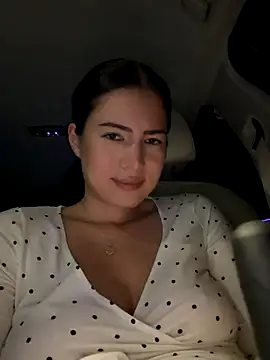 clairewntr online show from October 28, 2025, 7:27 pm