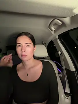 clairewntr online show from November 17, 2025, 7:52 pm