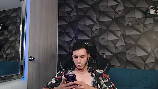 Latino stud4u online show from November 3, 2025, 1:40 am