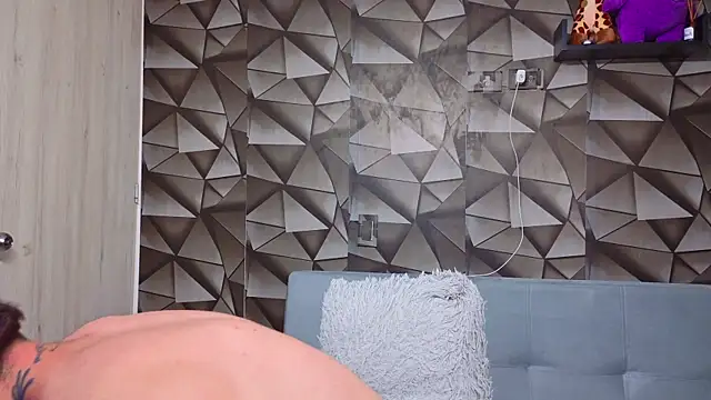 Latino stud4u online show from March 27, 2026, 2:06 am