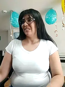 aisha latina online show from June 2, 2026, 2:41 pm