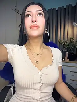 Jasmine Elcock online show from May 7, 2026, 9:42 pm