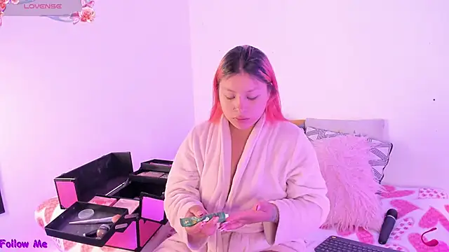 SophieRossi online show from October 1, 2025, 12:44 pm