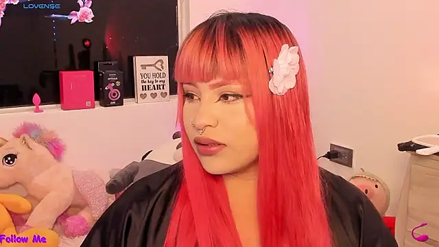 SophieRossi online show from February 8, 2026, 4:49 am