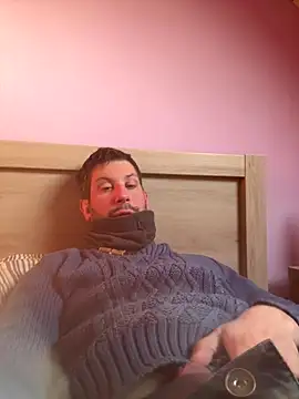 Snapshot of Taxidriver1988 chatting on December 15, 2025, 2:43 pm Taxidriver1988 online show from December 15, 2025, 2:43 pm