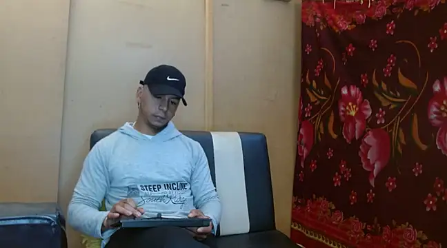 Black hot266 online show from December 9, 2024, 1:45 pm