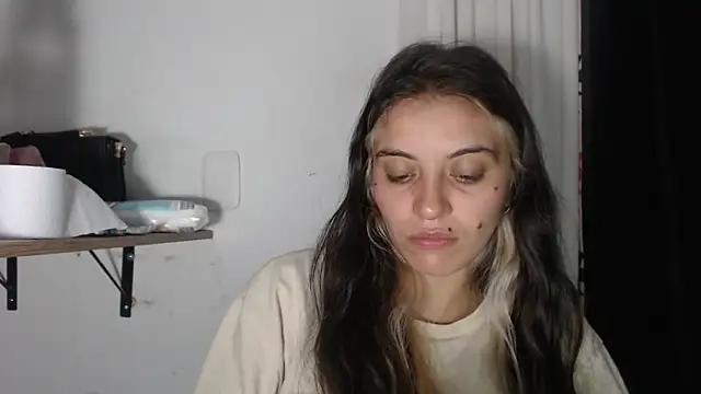 mariecam420 online show from February 17, 2025, 11:20 pm