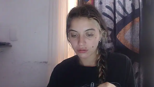 mariecam420 online show from February 25, 2025, 3:16 pm