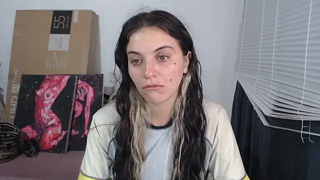 mariecam420 online show from October 12, 2025, 8:13 am