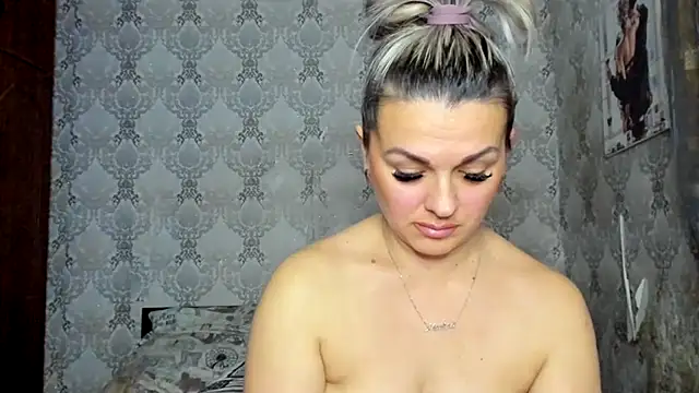 NicoletMoore online show from February 18, 2025, 11:30 pm