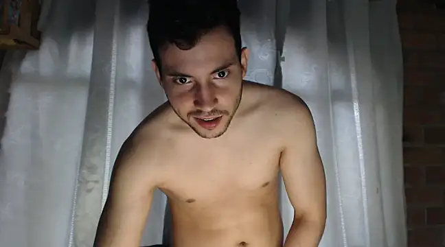 Armando 2002 online show from January 24, 2025, 4:39 pm