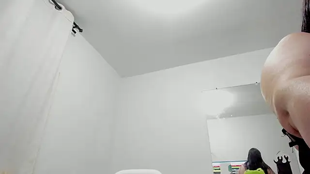 esmeraldamfc online show from March 4, 2025, 12:29 am