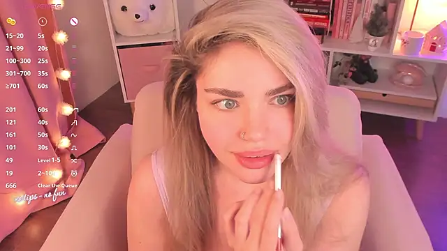 pussy-kattt online show from January 8, 2025, 10:59 am