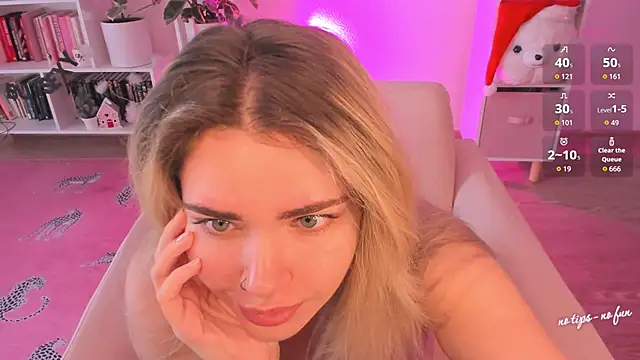 pussy-kattt online show from November 11, 2025, 6:57 am