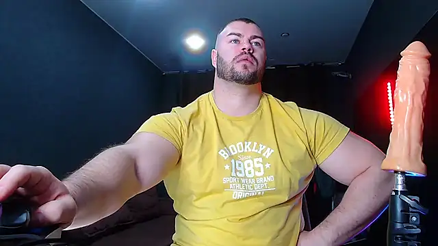 Snapshot of muscularjohnforuX chatting on February 19, 2025, 4:55 am muscularjohnforuX online show from February 19, 2025, 4:55 am