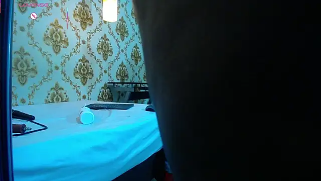 KARATIBBY COX online show from September 18, 2025, 9:06 pm