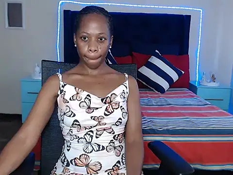 QUEENMANDYY online show from March 20, 2026, 3:39 pm