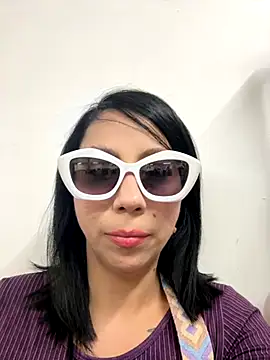 niky smit online show from December 5, 2025, 2:47 pm