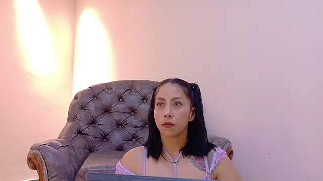 Snapshot of niky_smit chatting on February 9, 2026, 11:25 am niky smit online show from February 9, 2026, 11:25 am