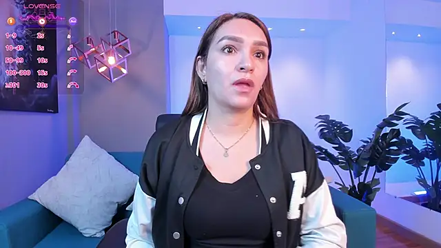 miataylorr1 online show from October 29, 2025, 11:45 am