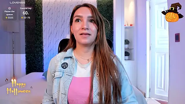 miataylorr1 online show from October 31, 2025, 12:17 pm