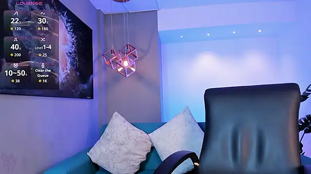 miataylorr1 online show from March 11, 2026, 12:22 pm