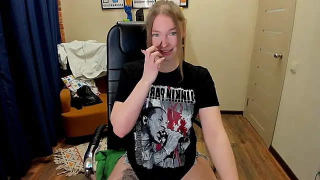  fiona Love online show from February 17, 2026, 8:15 pm