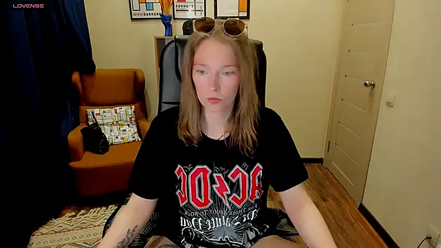 Snapshot of _fiona_Love chatting on May 14, 2026, 8:04 pm fiona Love online show from May 14, 2026, 8:04 pm