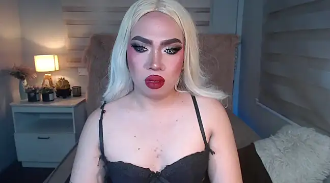 RebecaNextToYou online show from March 6, 2025, 5:22 pm