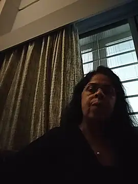 Susannemilf online show from April 4, 2026, 1:37 am