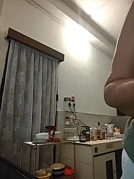 Susannemilf online show from April 9, 2026, 3:50 am