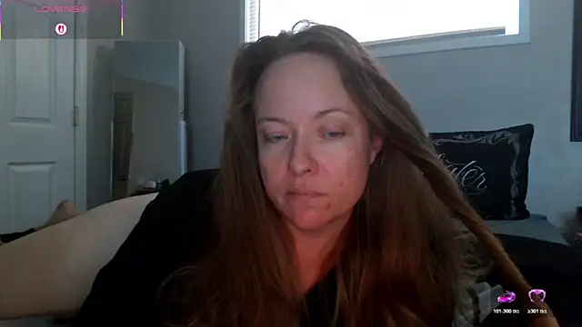 Snapshot of julimonroe chatting on November 11, 2025, 4:07 pm julimonroe online show from November 11, 2025, 4:07 pm