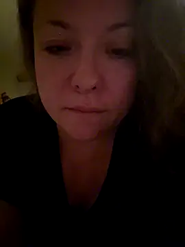 Snapshot of julimonroe chatting on December 23, 2025, 7:50 am julimonroe online show from December 23, 2025, 7:50 am