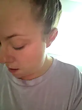 Snapshot of julimonroe chatting on February 2, 2026, 3:44 pm julimonroe online show from February 2, 2026, 3:44 pm