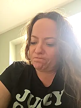 Snapshot of julimonroe chatting on February 6, 2026, 3:04 pm julimonroe online show from February 6, 2026, 3:04 pm