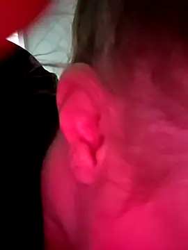 Snapshot of julimonroe chatting on February 15, 2026, 2:52 am julimonroe online show from February 15, 2026, 2:52 am