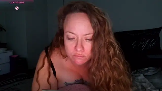 Snapshot of julimonroe chatting on February 17, 2026, 3:25 am julimonroe online show from February 17, 2026, 3:25 am