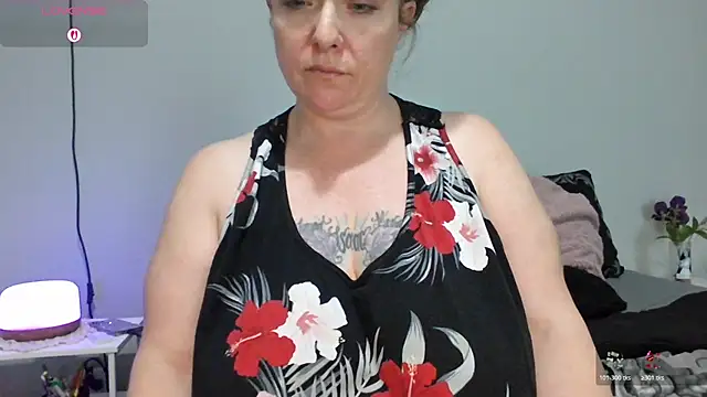 Snapshot of julimonroe chatting on February 21, 2026, 2:34 am julimonroe online show from February 21, 2026, 2:34 am