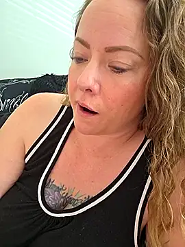 Snapshot of julimonroe chatting on February 21, 2026, 5:14 pm julimonroe online show from February 21, 2026, 5:14 pm