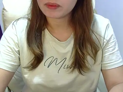    zurIII09  online show from December 4, 2025, 9:29 am