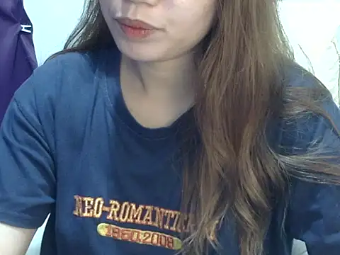    zurIII09  online show from April 4, 2026, 7:17 am